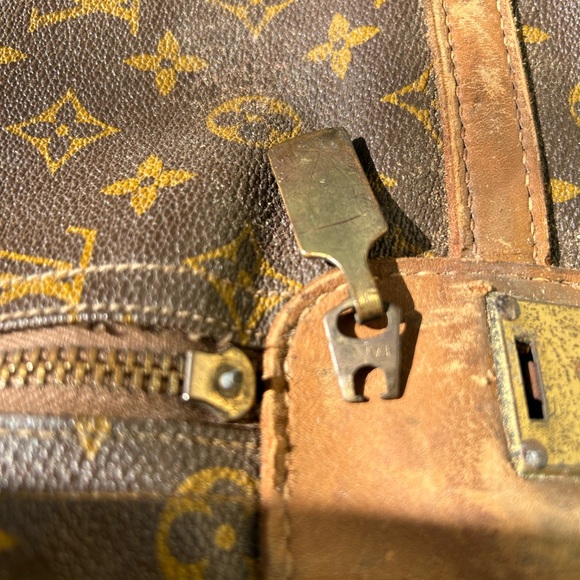 Louis Vuitton Vintage Luggage *Initials N.L.S.* 23x19x8 Saks Fifth Ave Tag - Picture 13 of 17